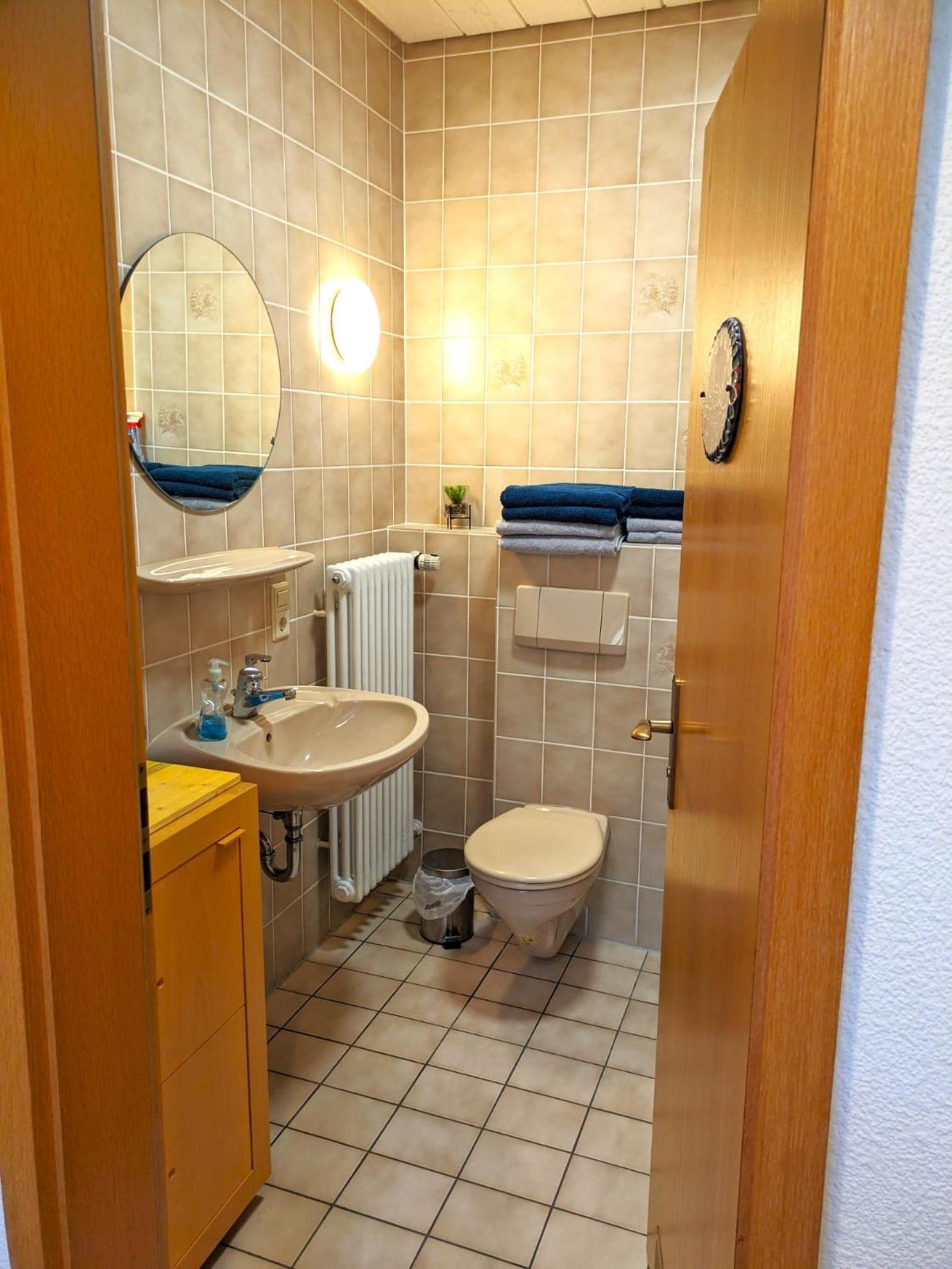 4 Zimmer Geraeumige Und Ruhig Gelegene Ferien- Und Monteurwohnung Nur Fuer Sie Allein Aujvari Vermietungen Spiegelberg Exterior photo