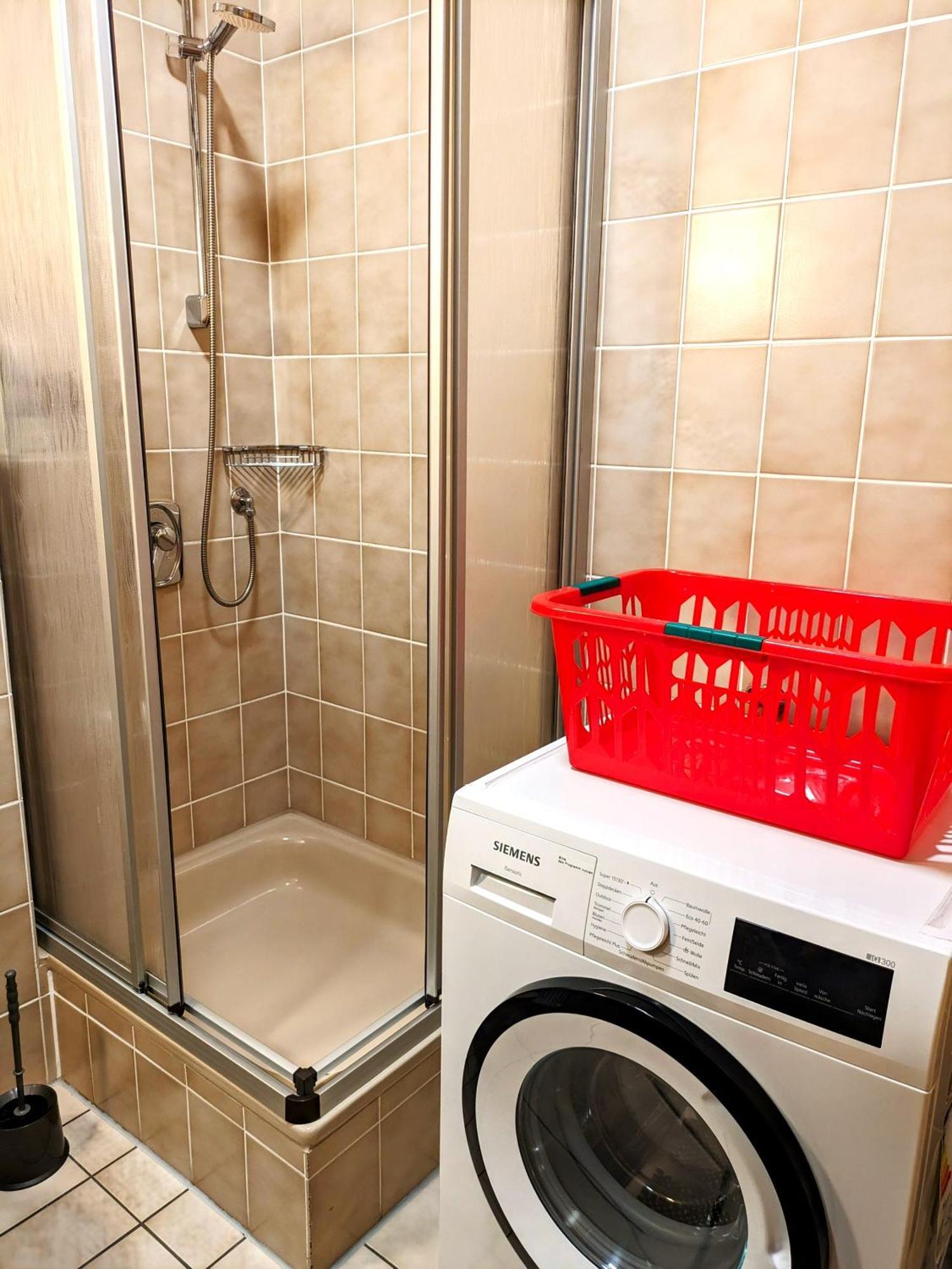 4 Zimmer Geraeumige Und Ruhig Gelegene Ferien- Und Monteurwohnung Nur Fuer Sie Allein Aujvari Vermietungen Spiegelberg Exterior photo