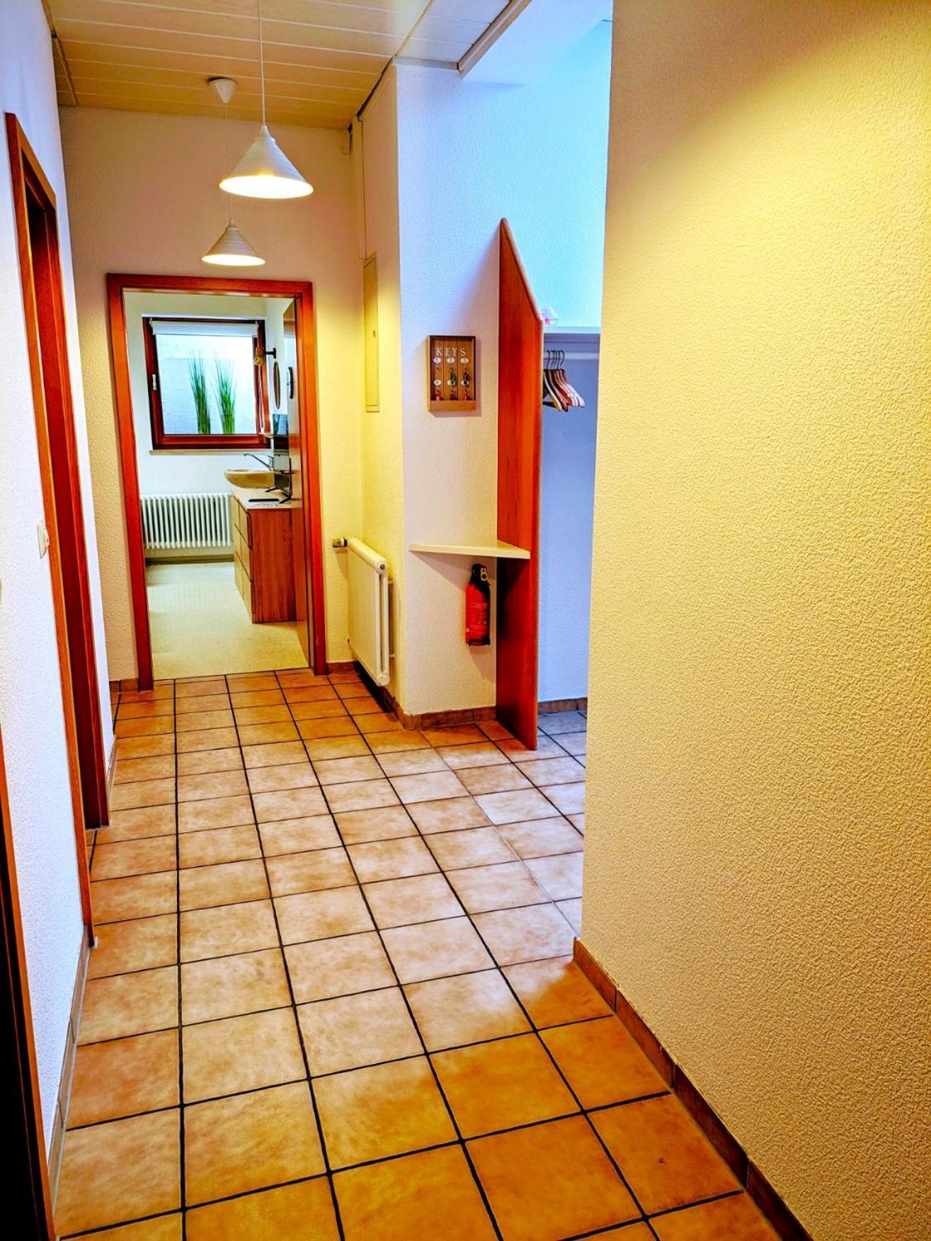 4 Zimmer Geraeumige Und Ruhig Gelegene Ferien- Und Monteurwohnung Nur Fuer Sie Allein Aujvari Vermietungen Spiegelberg Exterior photo