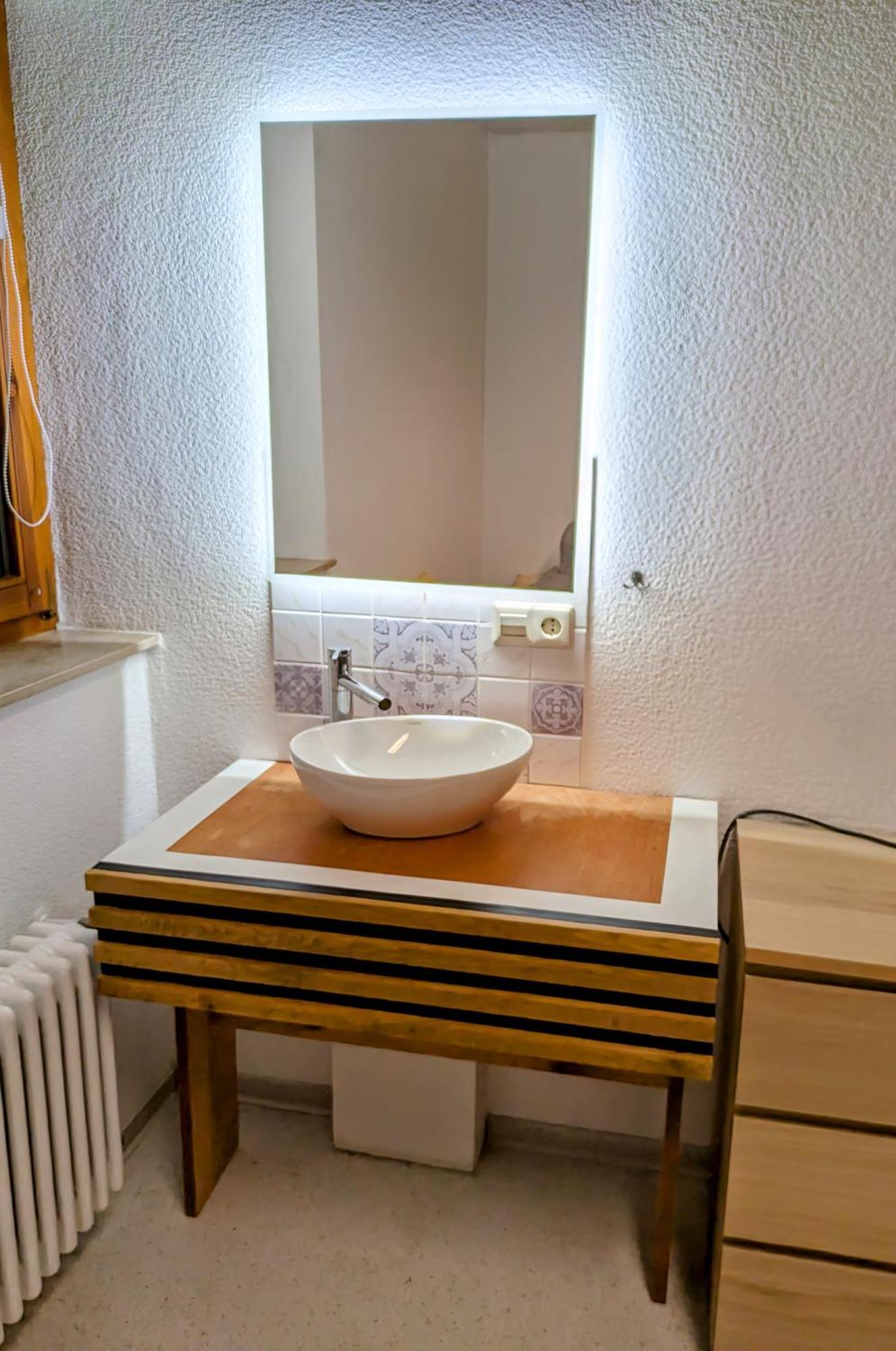 4 Zimmer Geraeumige Und Ruhig Gelegene Ferien- Und Monteurwohnung Nur Fuer Sie Allein Aujvari Vermietungen Spiegelberg Exterior photo
